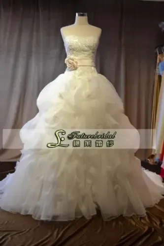 Guangzhou Haizhu District Jinglai Wedding Dress Gallery - Clothing reference image 2