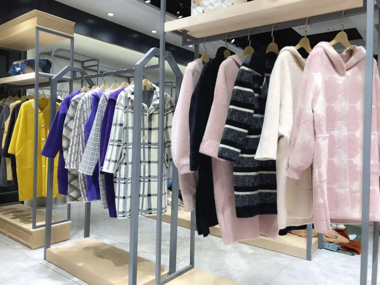 Guangzhou Eve Clothing Accessories Co., Ltd. - Clothing reference image 1